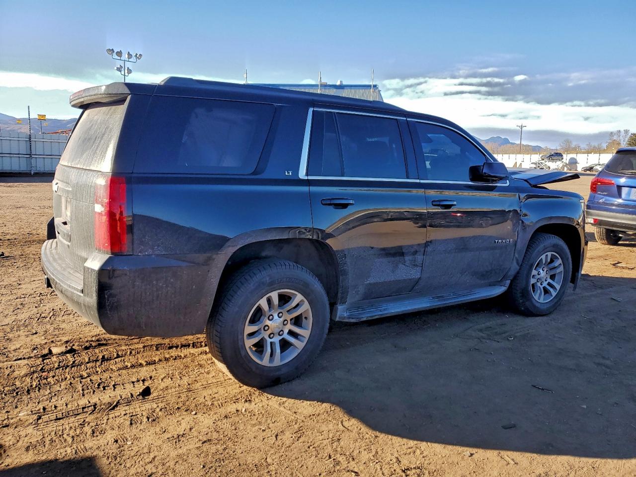 2017 CHEVROLET TAHOE K1500 LT photo 3