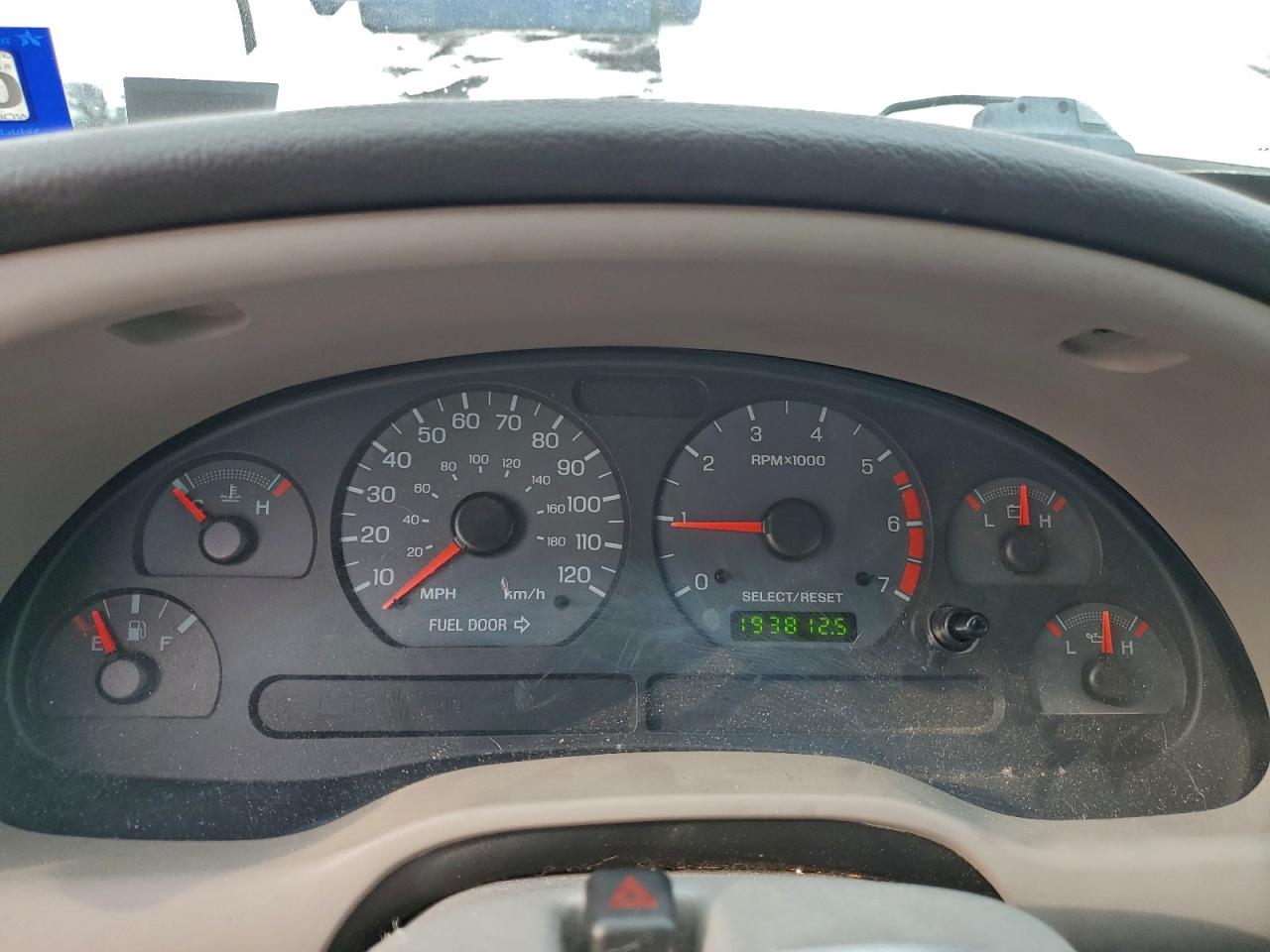 2002 FORD MUSTANG photo 9