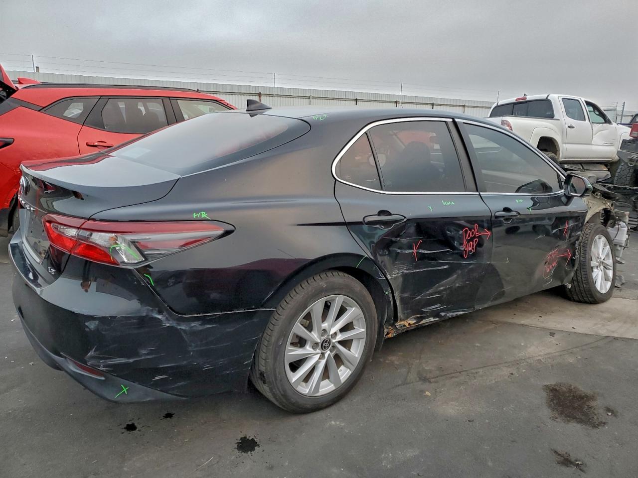 2021 TOYOTA CAMRY LE photo 5