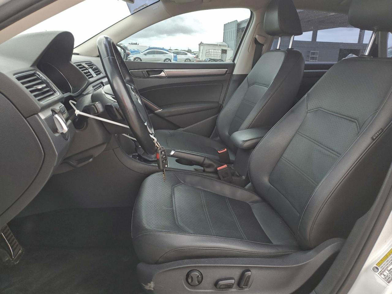 2018 VOLKSWAGEN PASSAT S photo 7