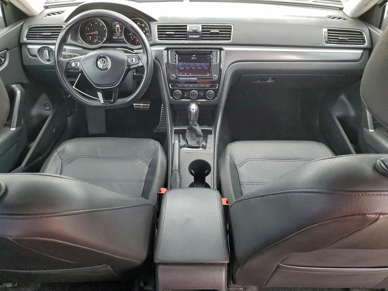 2018 VOLKSWAGEN PASSAT S photo 8