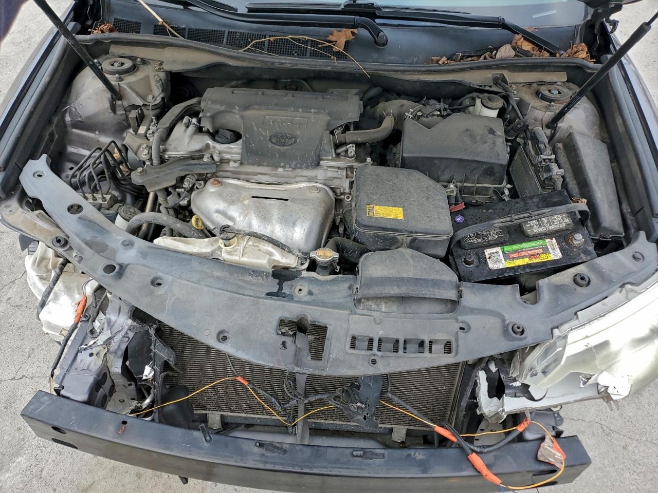 2014 TOYOTA CAMRY L photo 11