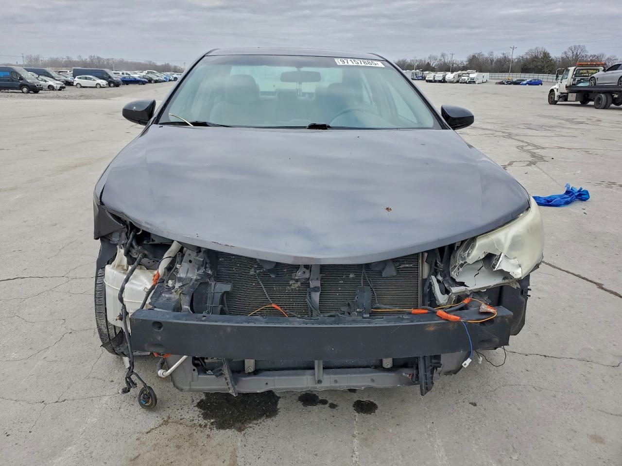 2014 TOYOTA CAMRY L photo 5