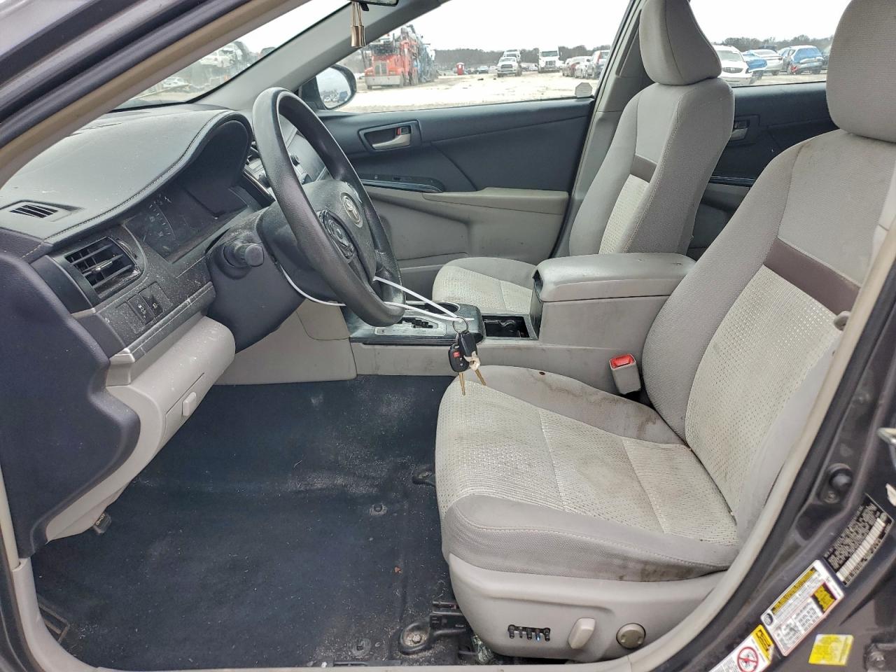 2014 TOYOTA CAMRY L photo 7