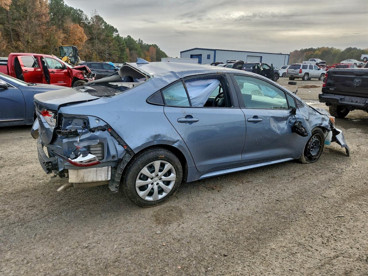 2023 TOYOTA COROLLA LE photo 3
