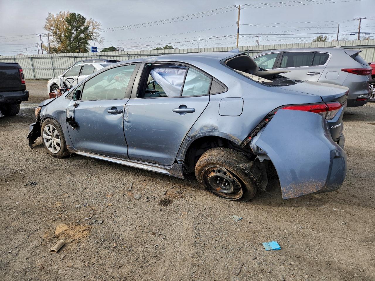 2023 TOYOTA COROLLA LE photo 2