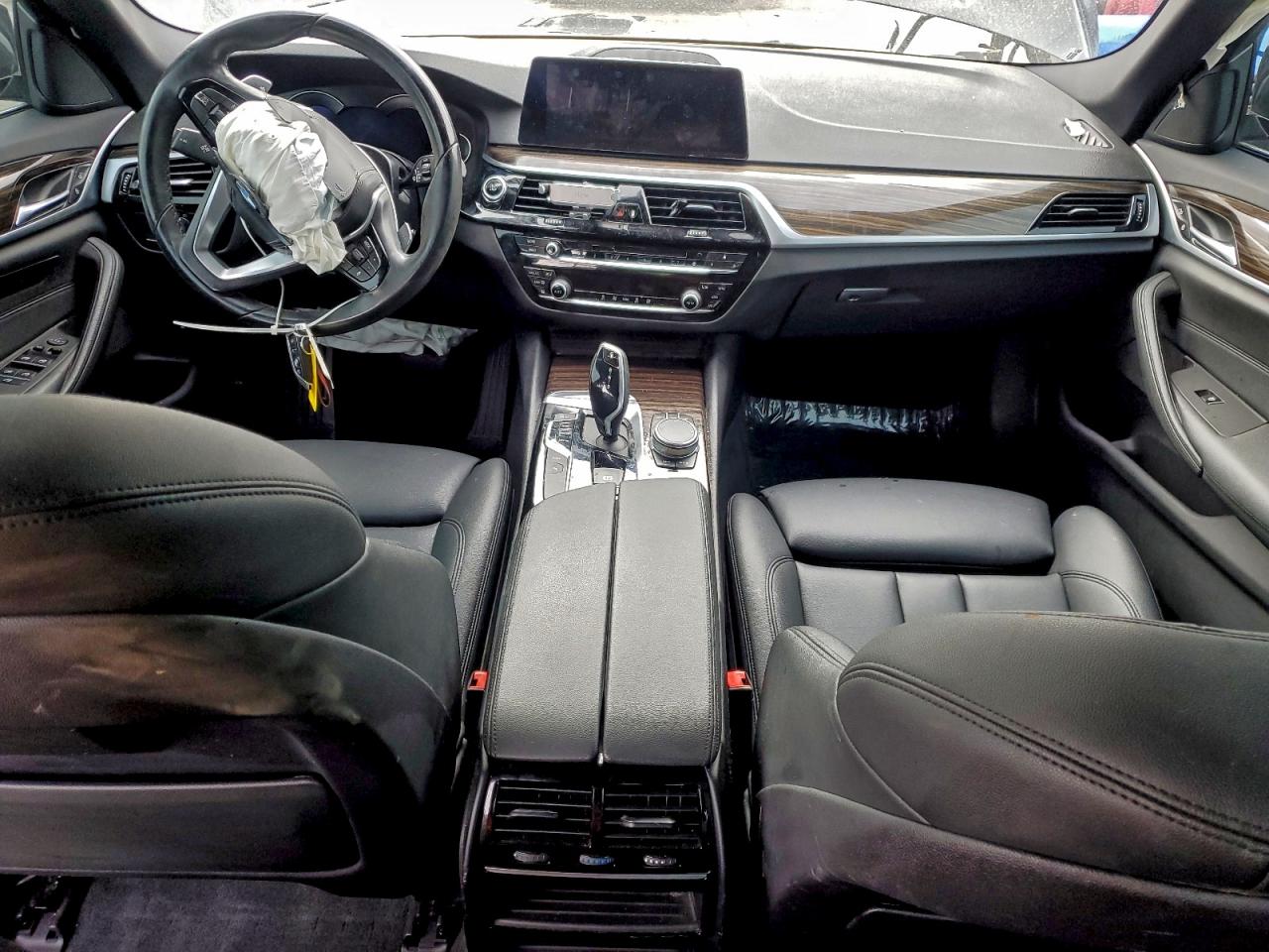 2019 BMW 530E photo 8