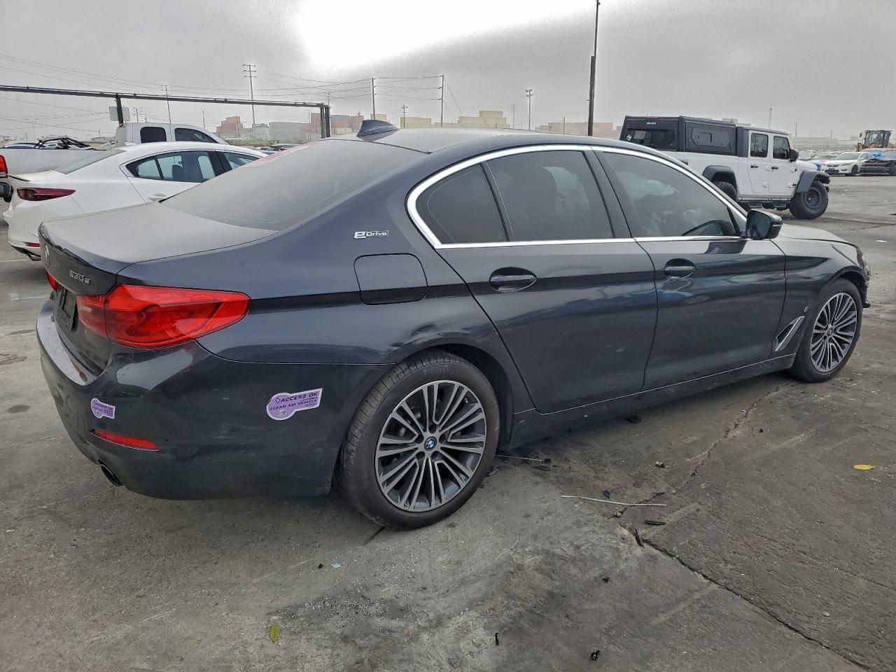2019 BMW 530E photo 3