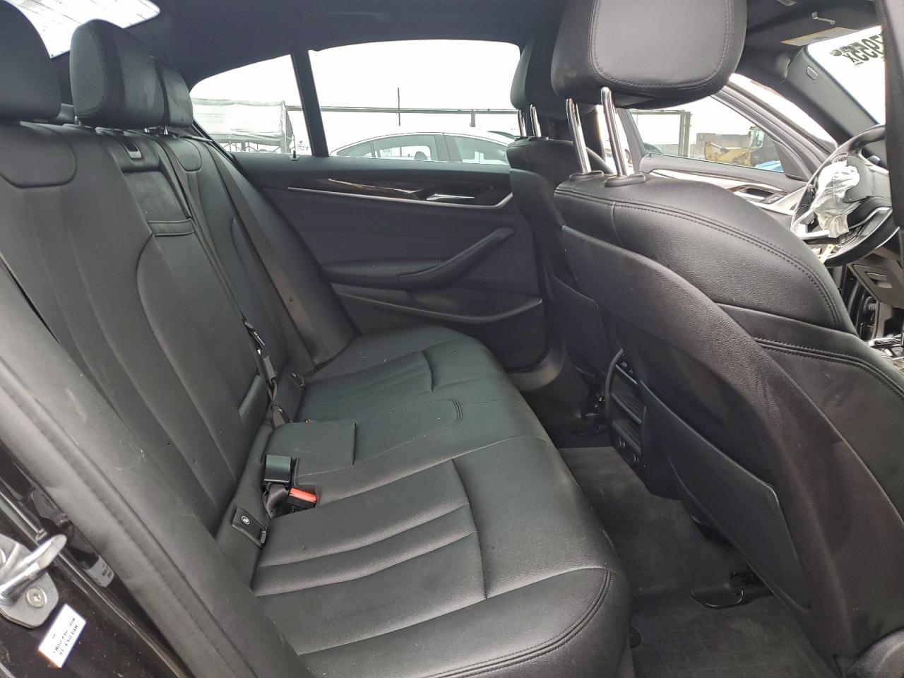 2019 BMW 530E photo 10