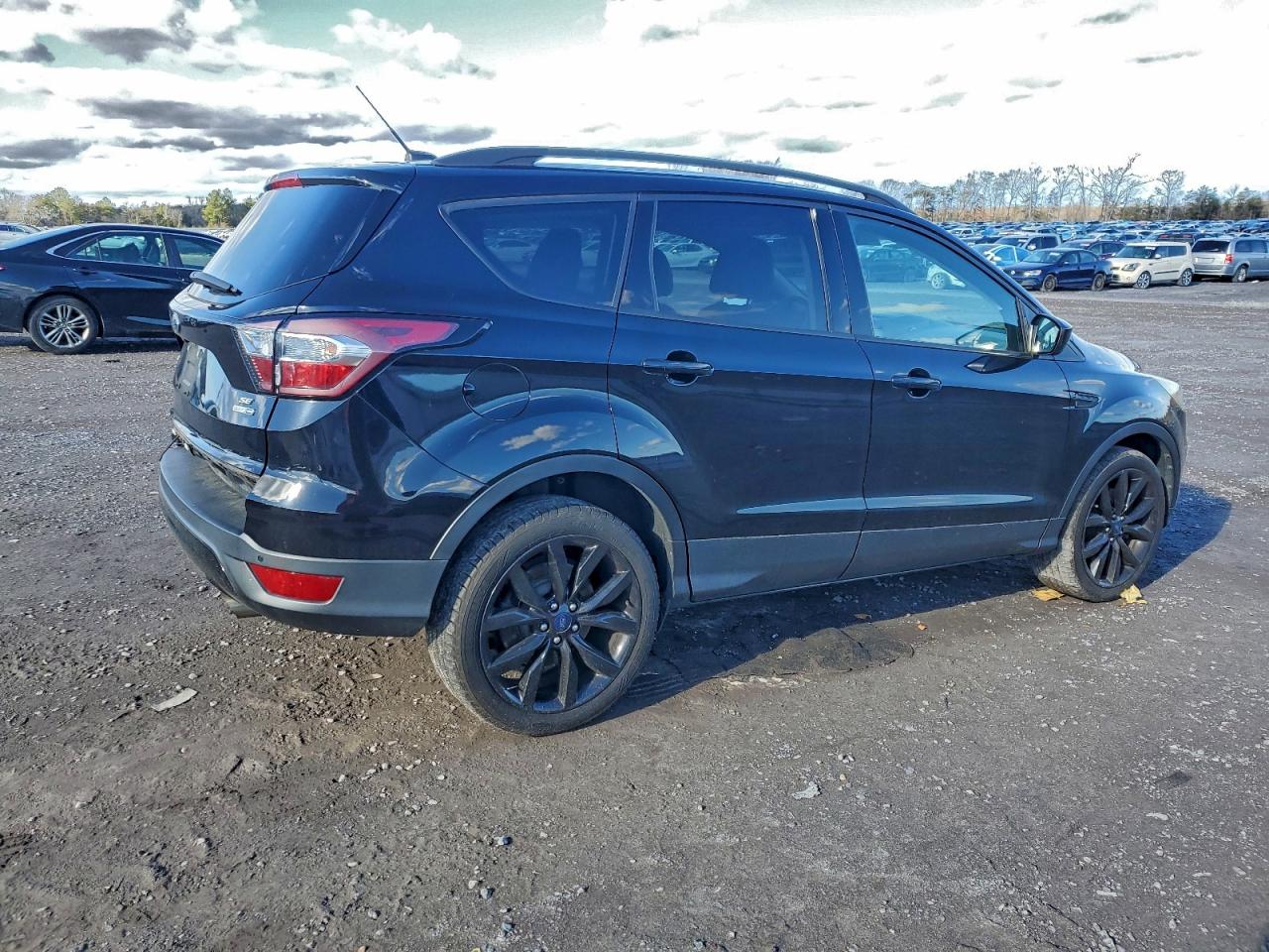 2017 FORD ESCAPE SE photo 3
