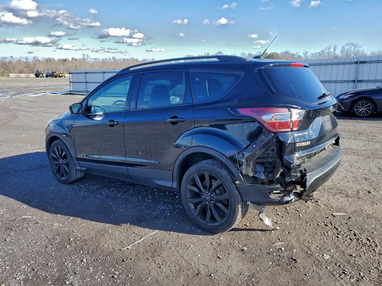 2017 FORD ESCAPE SE photo 2