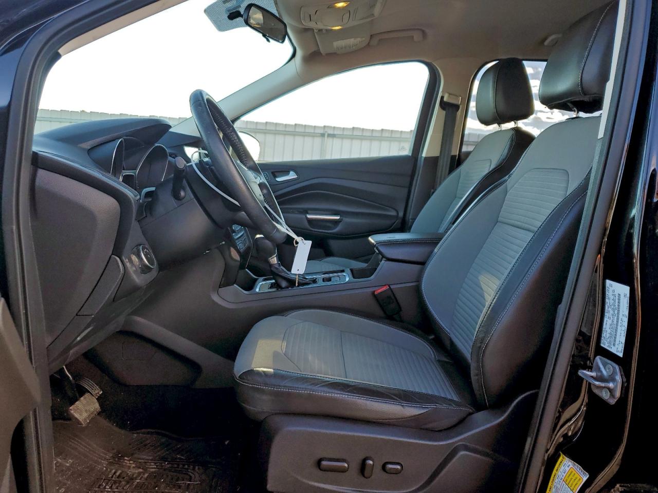 2017 FORD ESCAPE SE photo 7