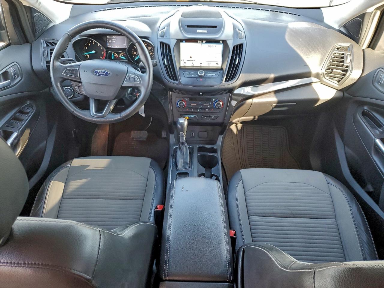2017 FORD ESCAPE SE photo 8