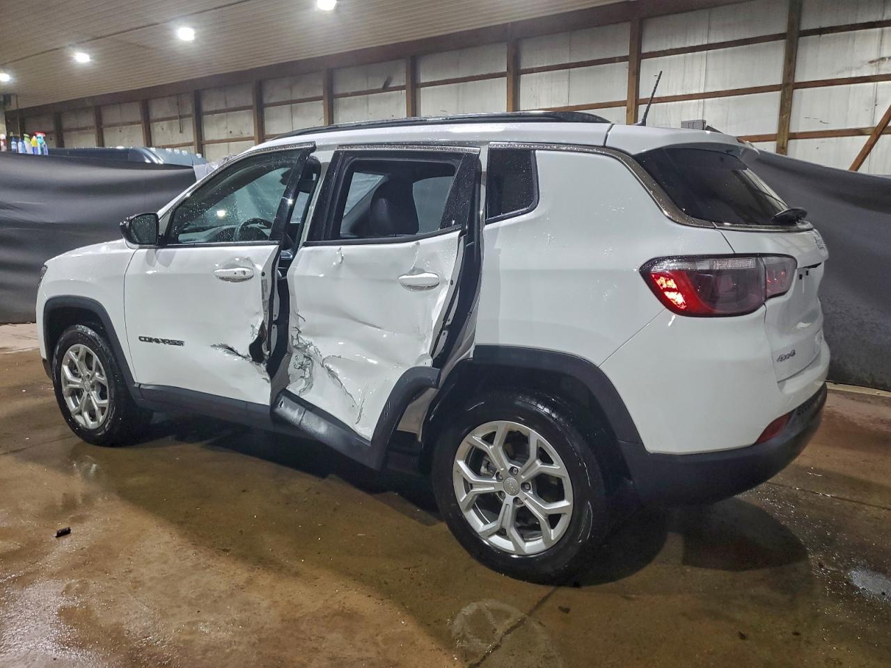 2024 JEEP COMPASS LATITUDE photo 2