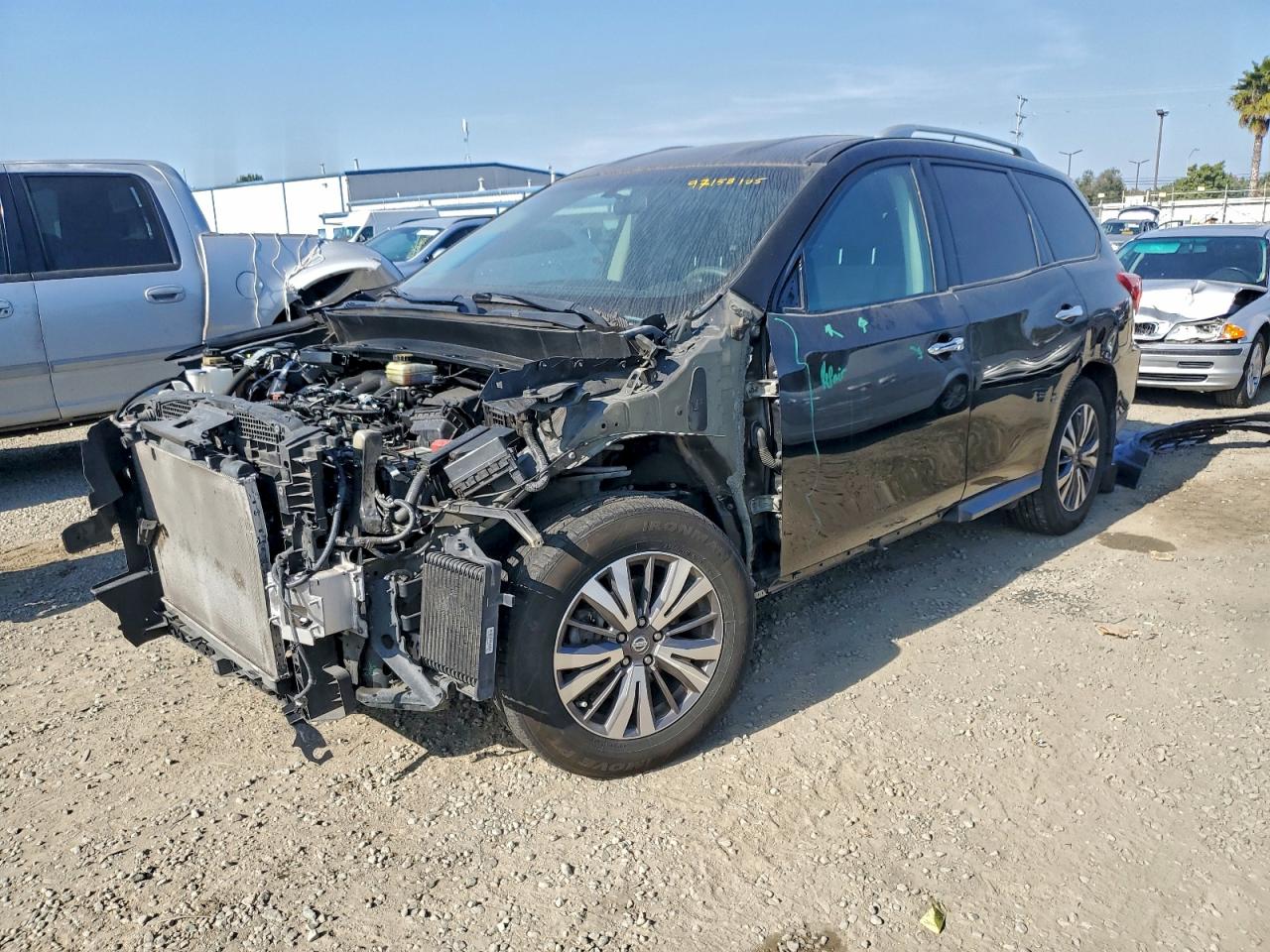 2017 NISSAN PATHFINDER