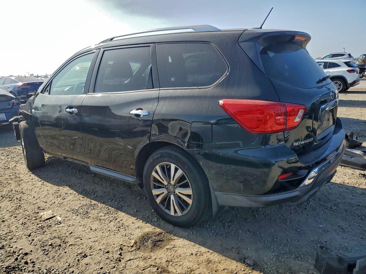 2017 NISSAN PATHFINDER S photo 2