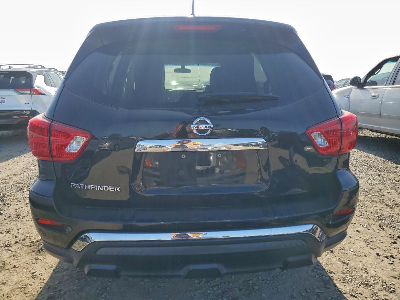 2017 NISSAN PATHFINDER S photo 6