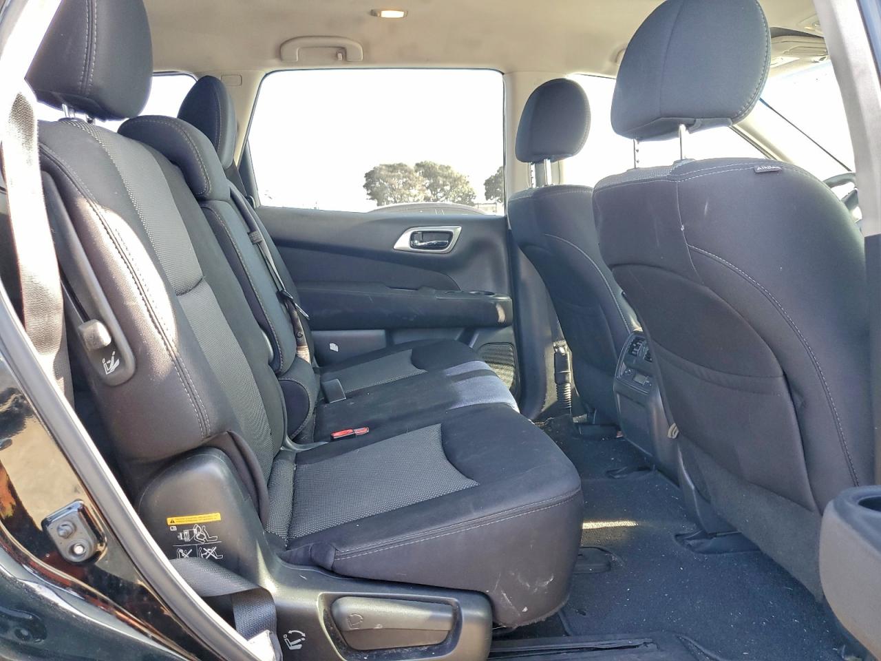 2017 NISSAN PATHFINDER S photo 11