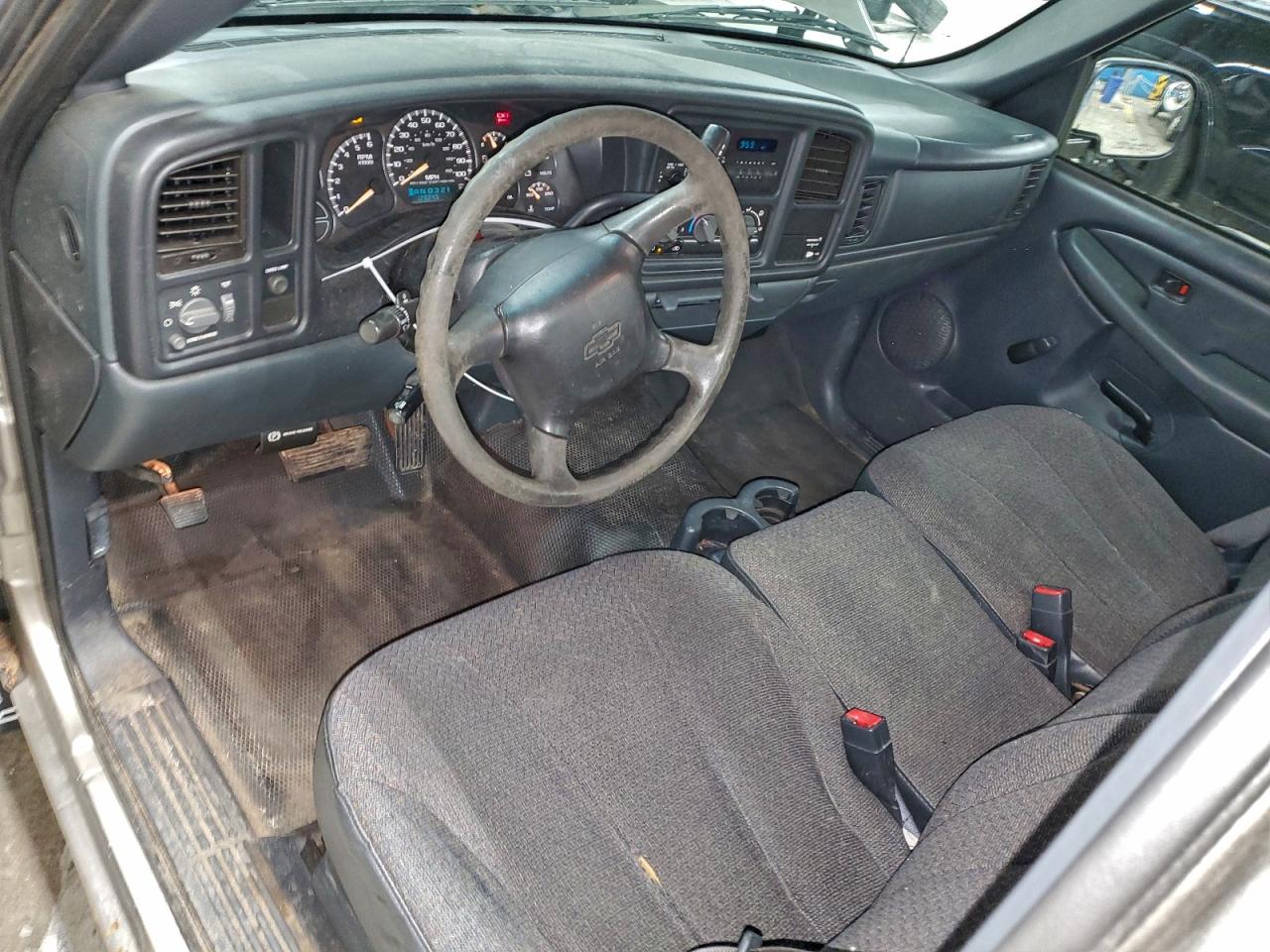 2002 CHEVROLET SILVERADO C1500 photo 8