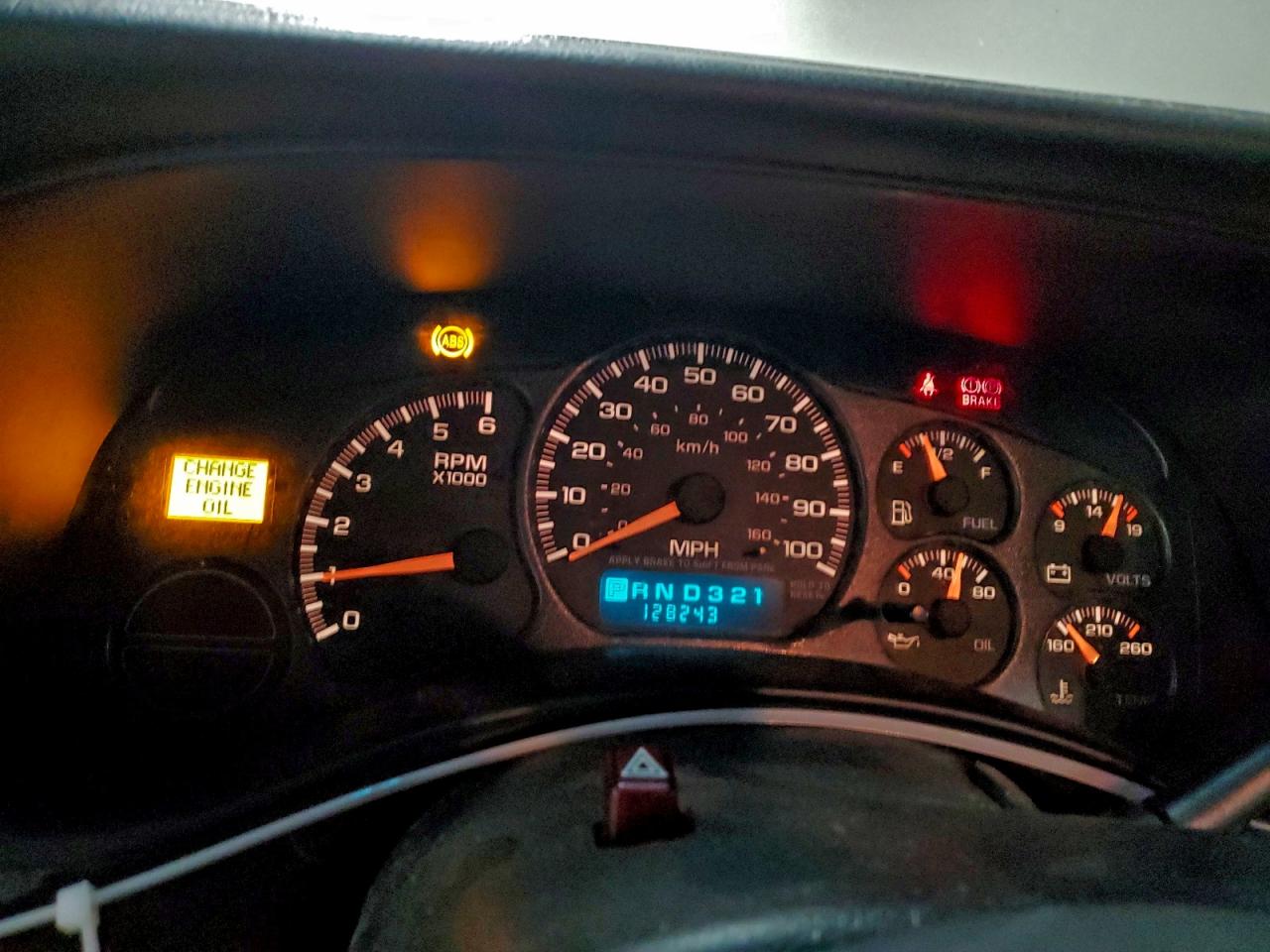 2002 CHEVROLET SILVERADO C1500 photo 9