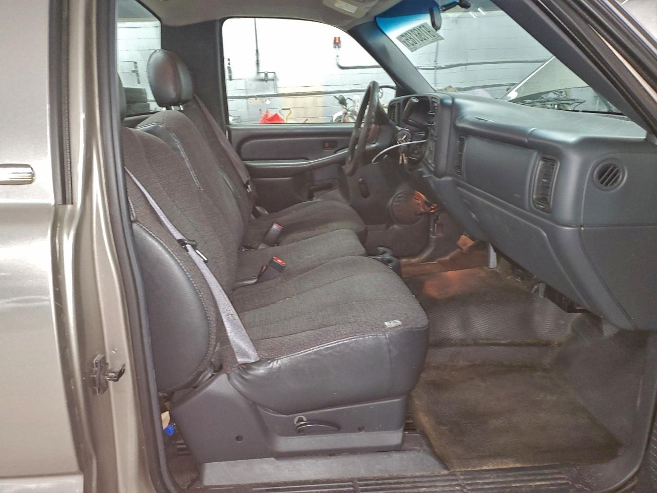 2002 CHEVROLET SILVERADO C1500 photo 10