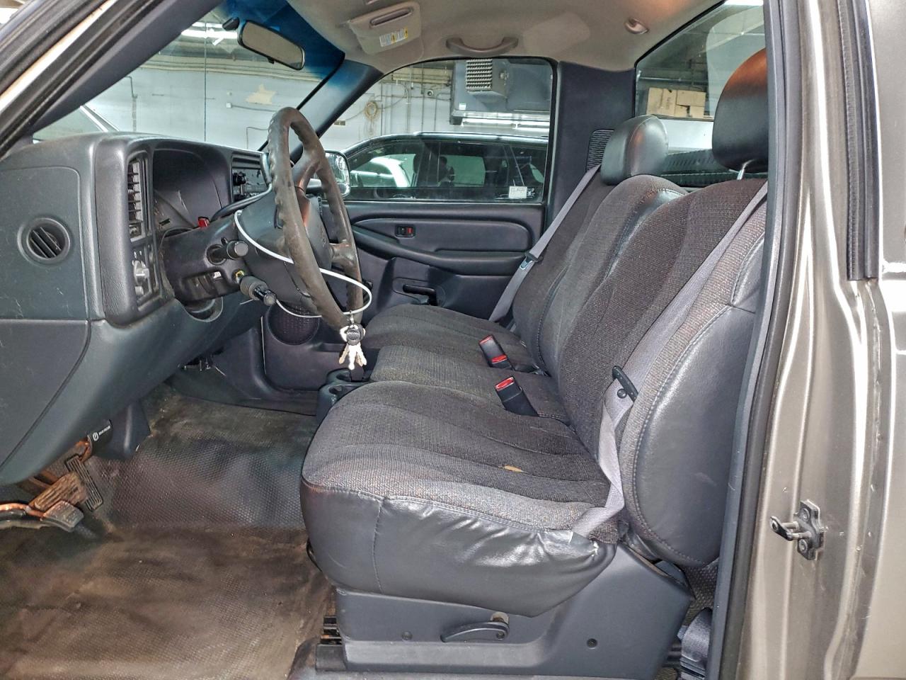 2002 CHEVROLET SILVERADO C1500 photo 7