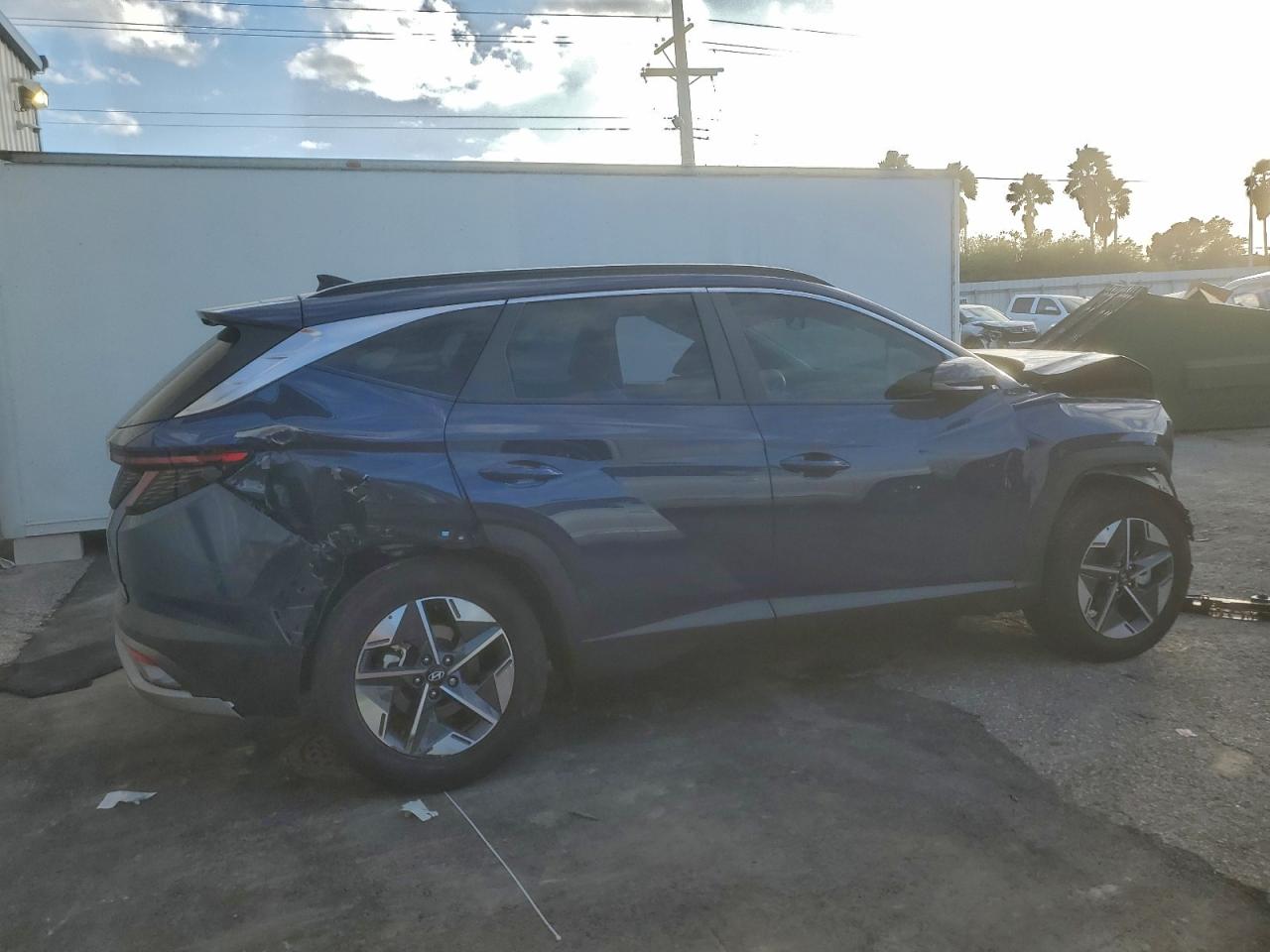 2025 HYUNDAI TUCSON SEL photo 3