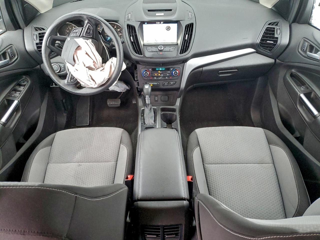 2017 FORD ESCAPE SE photo 8