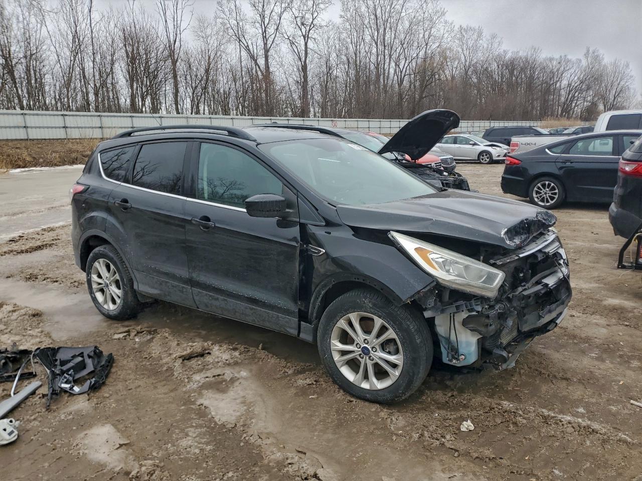 2017 FORD ESCAPE SE photo 4