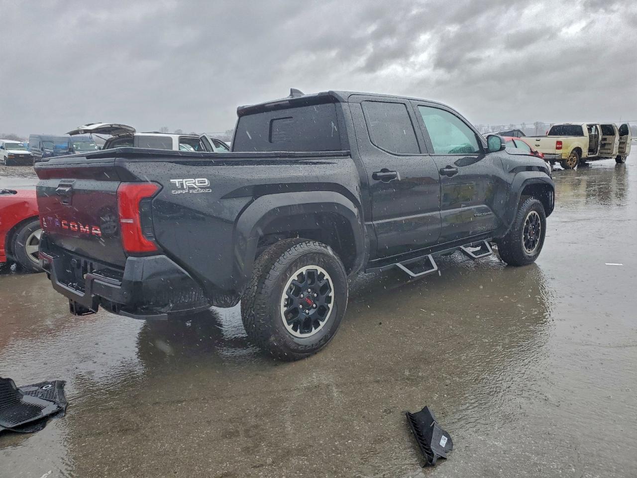 2025 TOYOTA TACOMA DOUBLE CAB photo 3