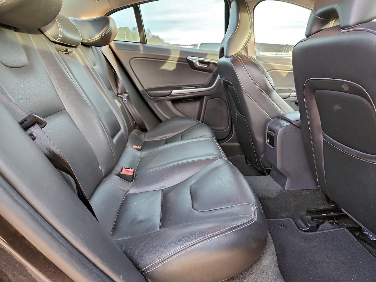 2017 VOLVO S60 DYNAMIC photo 10