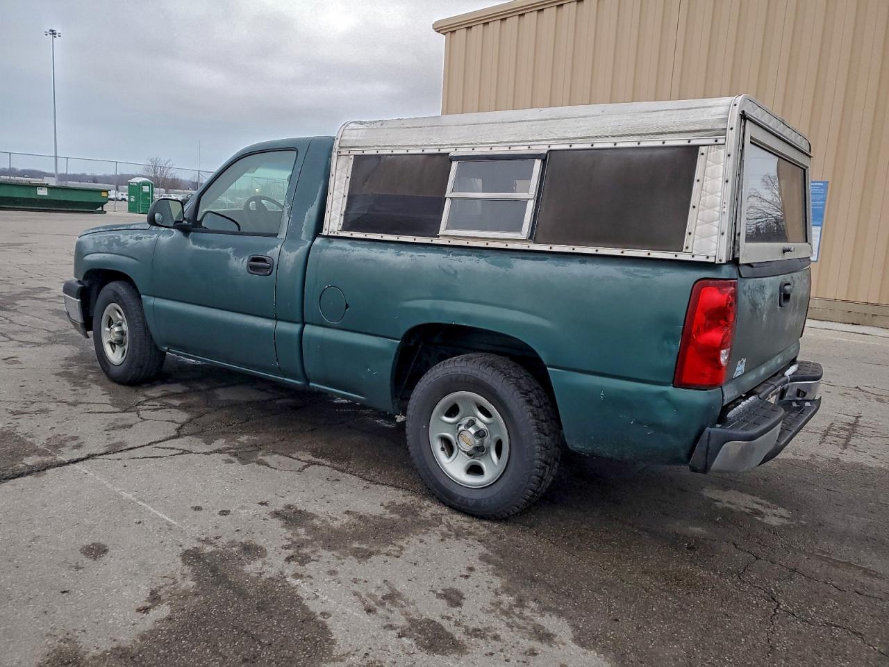 2003 CHEVROLET SILVERADO C1500 photo 2