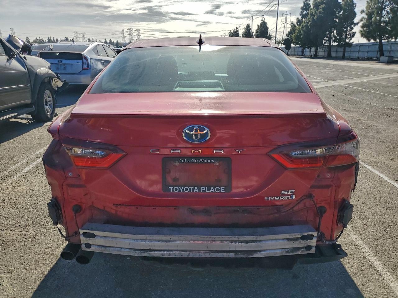 2021 TOYOTA CAMRY SE photo 6