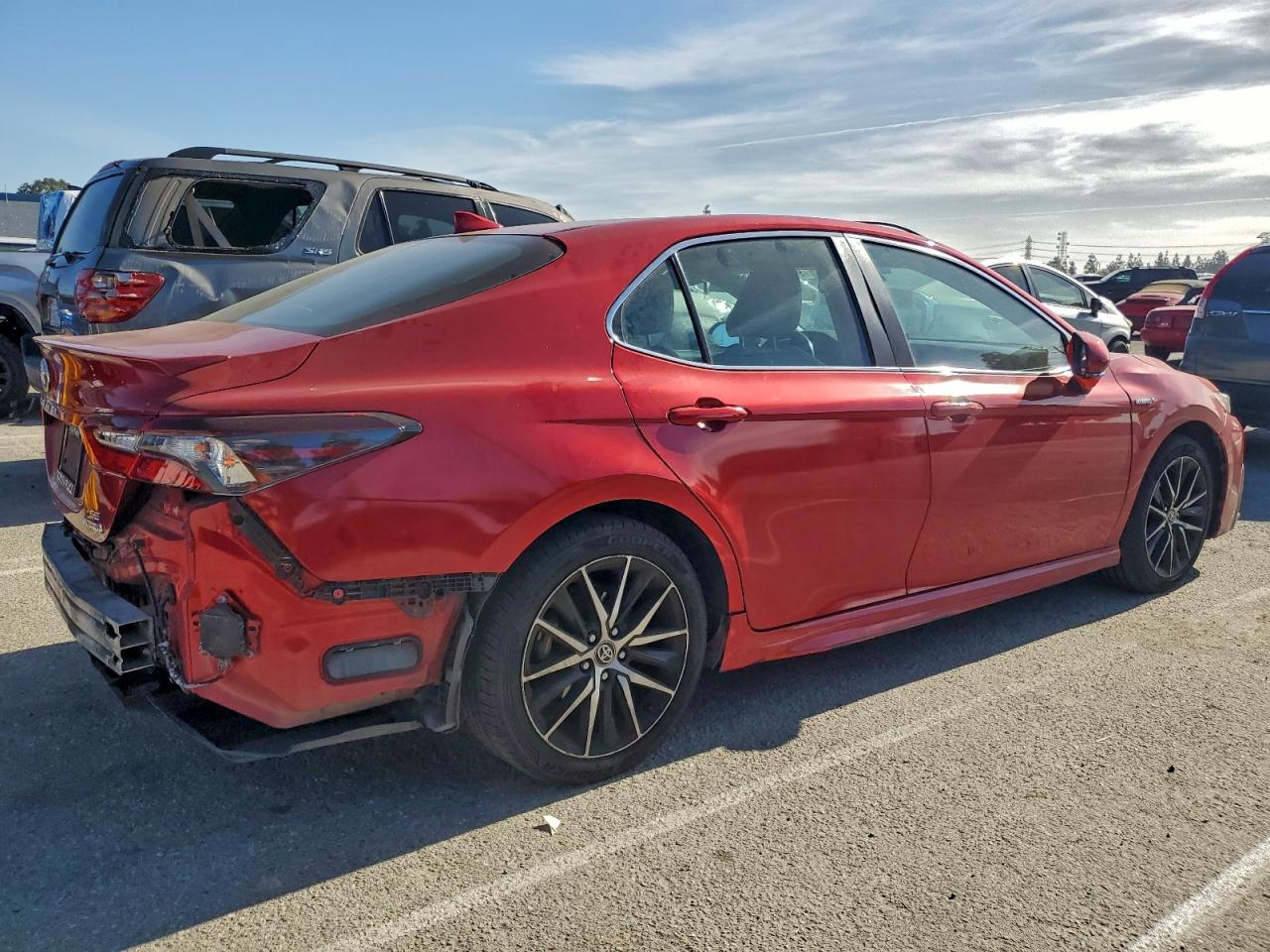2021 TOYOTA CAMRY SE photo 3