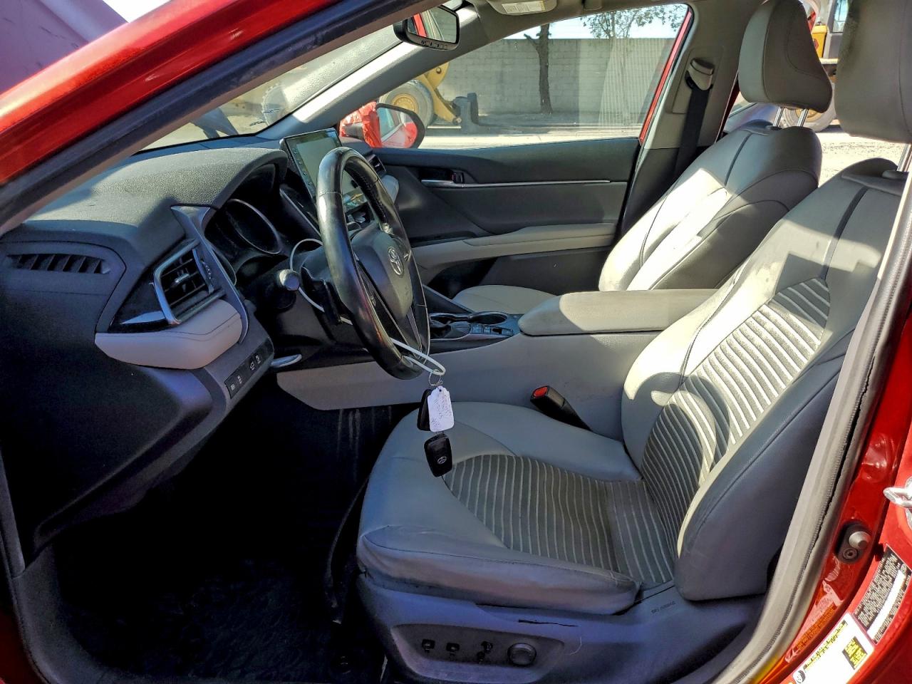 2021 TOYOTA CAMRY SE photo 7