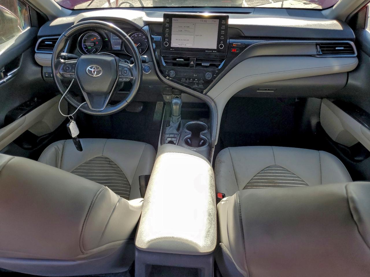 2021 TOYOTA CAMRY SE photo 8