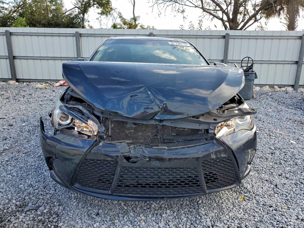 2017 TOYOTA CAMRY SE photo 5