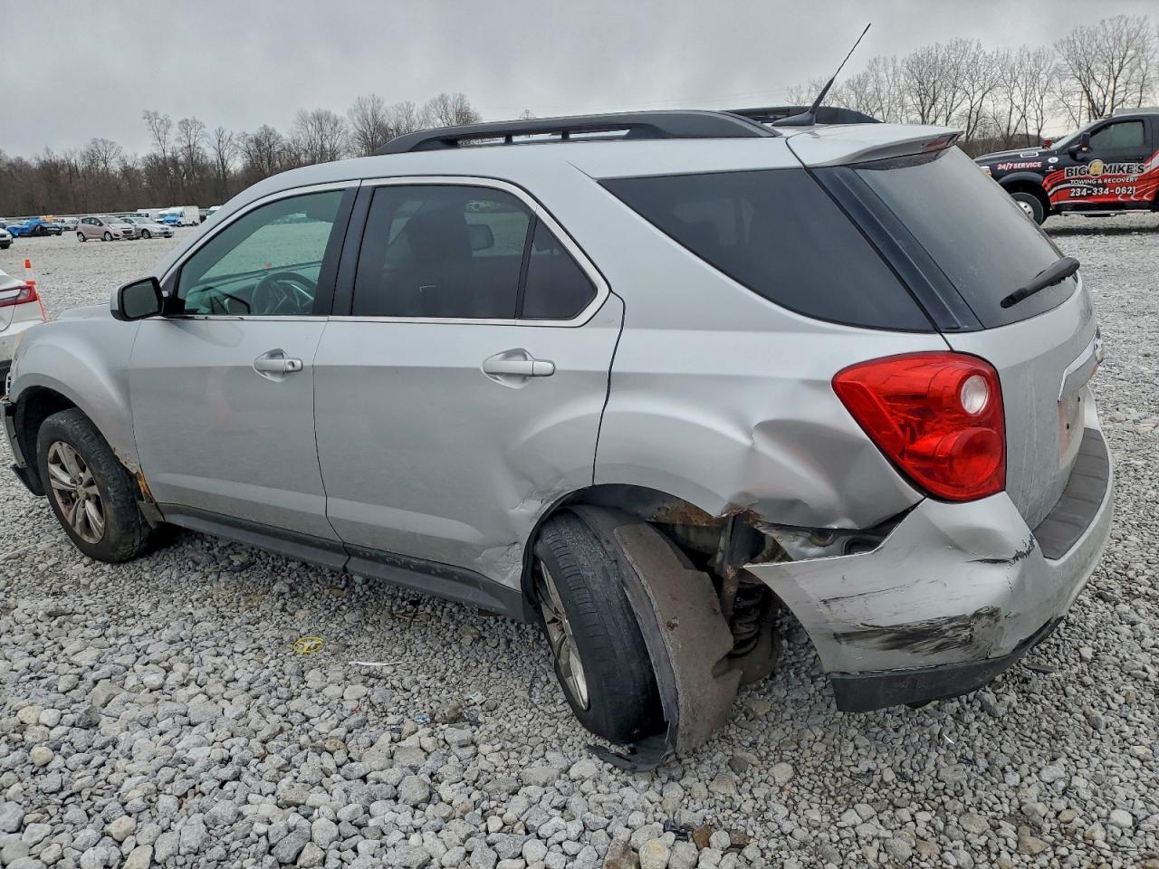 2010 CHEVROLET EQUINOX LT photo 2
