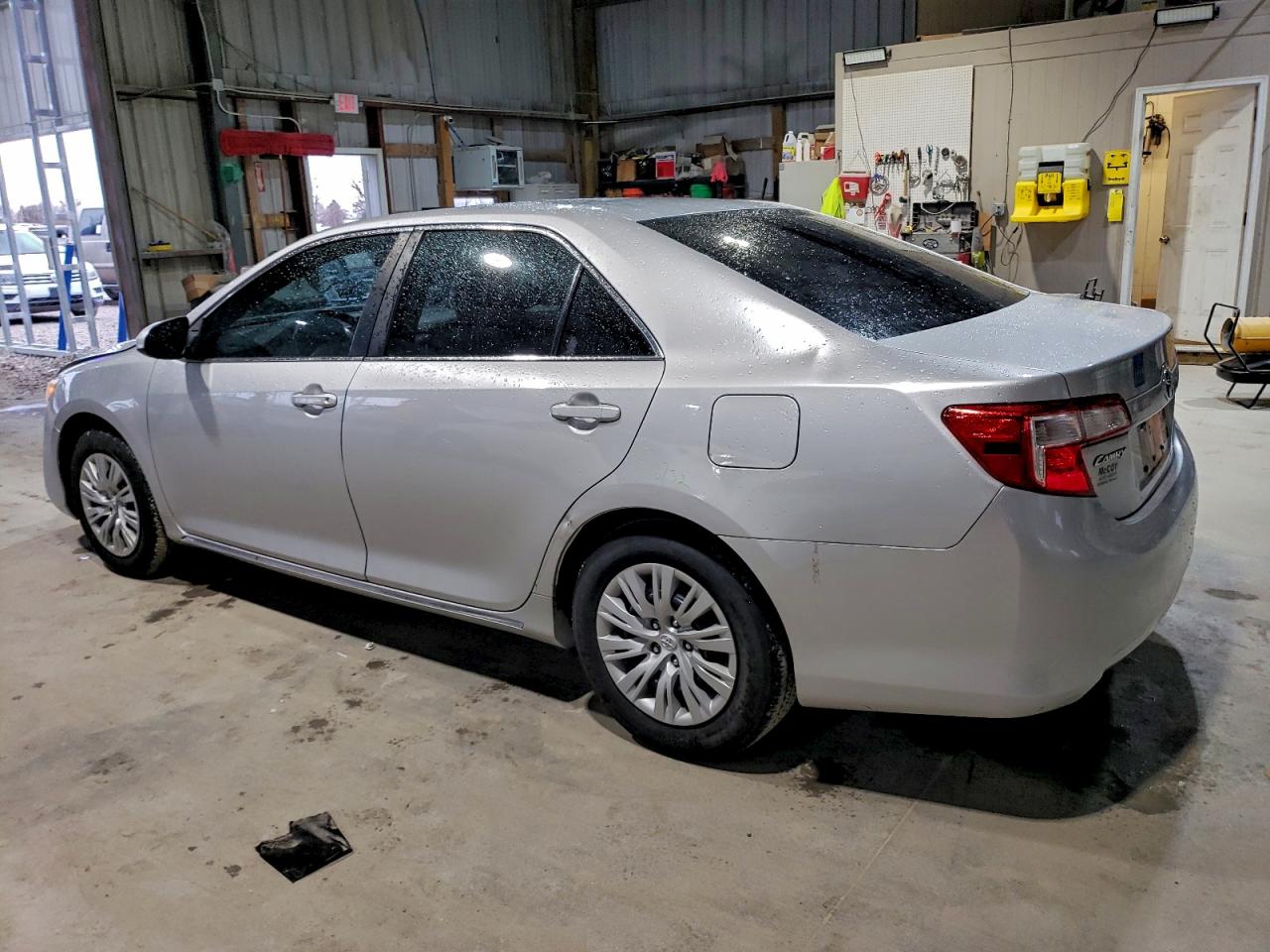 2014 TOYOTA CAMRY L photo 2
