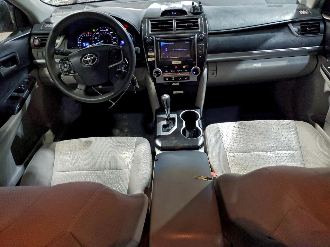 2014 TOYOTA CAMRY L photo 8