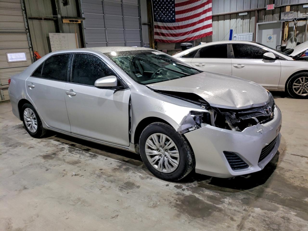2014 TOYOTA CAMRY L photo 4
