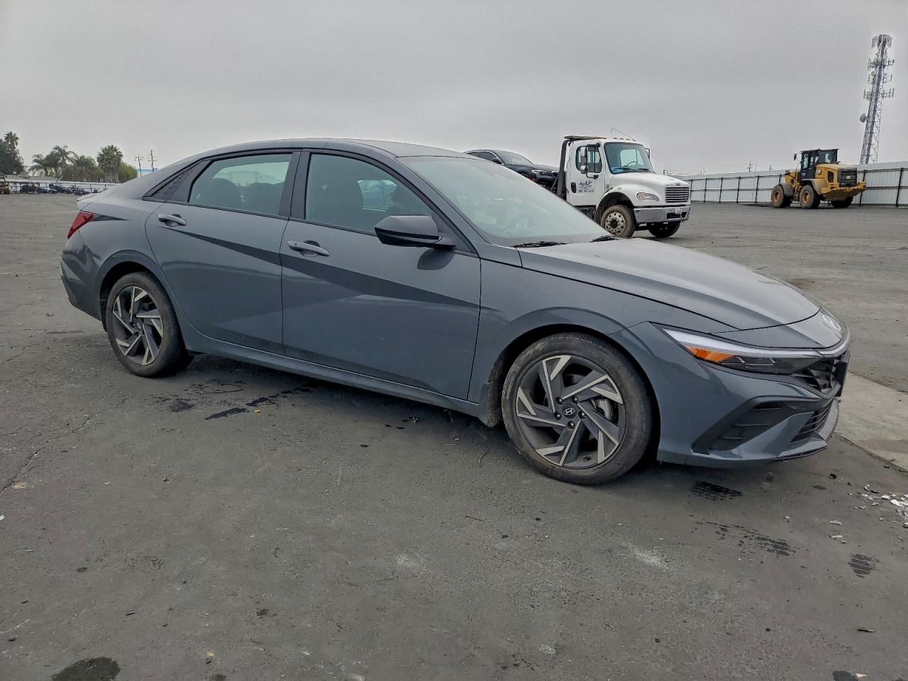 2025 HYUNDAI ELANTRA SEL SPORT photo 4