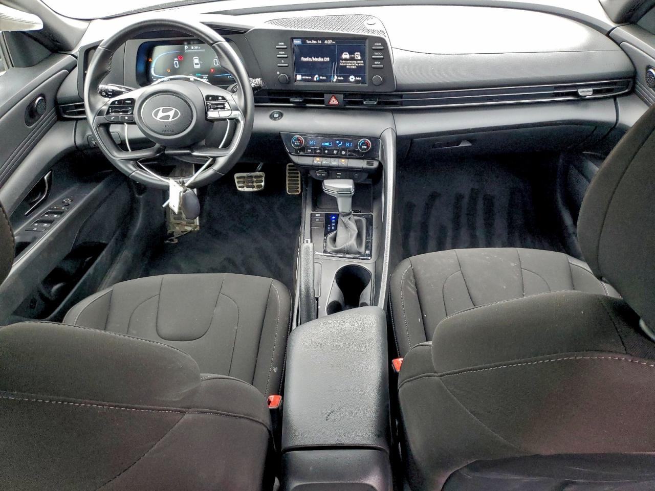2025 HYUNDAI ELANTRA SEL SPORT photo 8