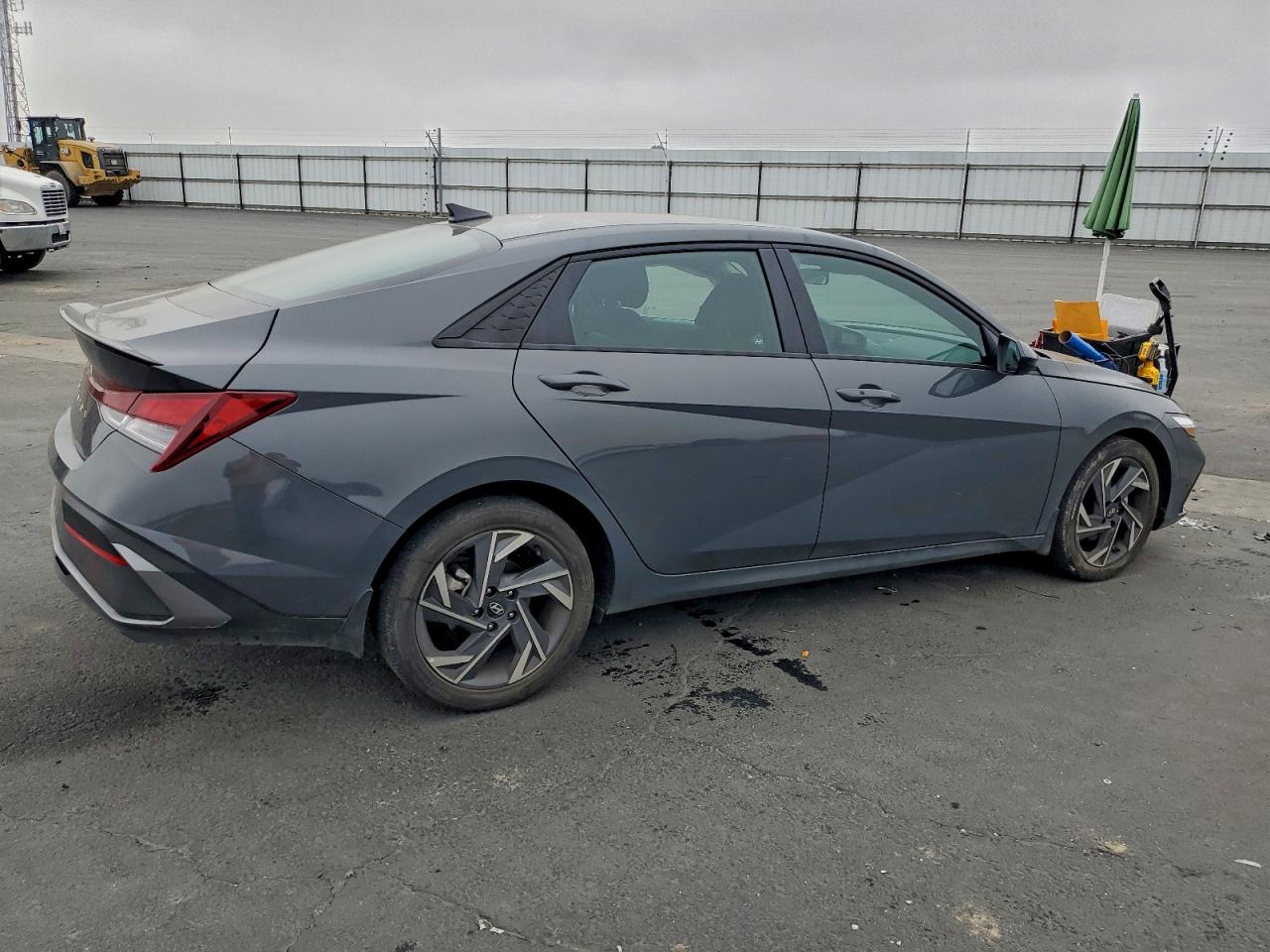 2025 HYUNDAI ELANTRA SEL SPORT photo 3