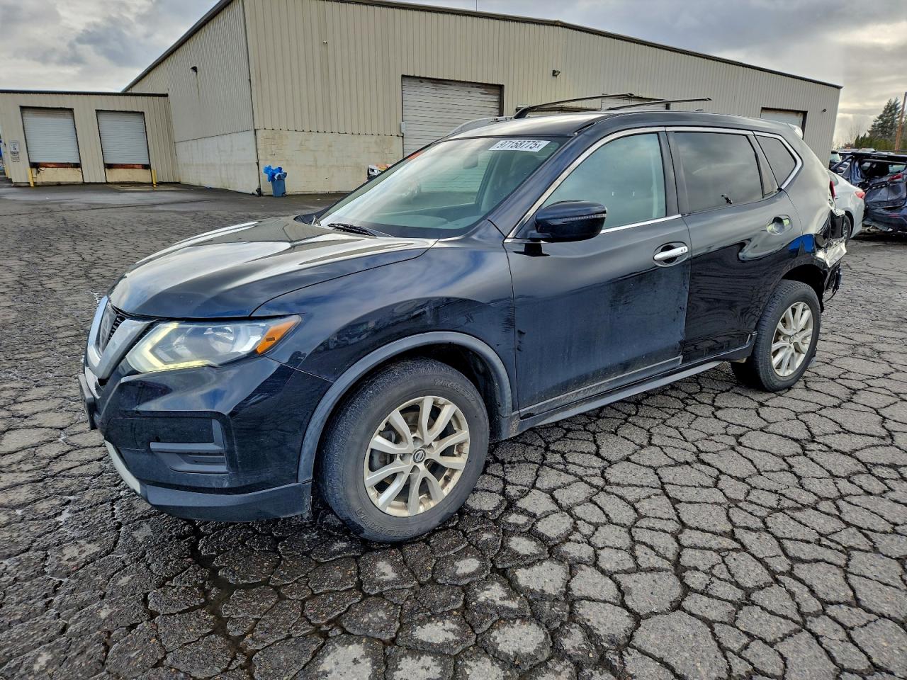 2017 NISSAN ROGUE