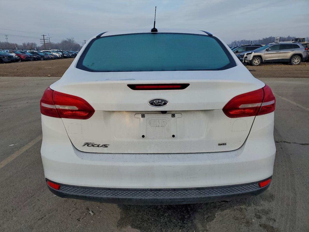 2017 FORD FOCUS SE photo 6