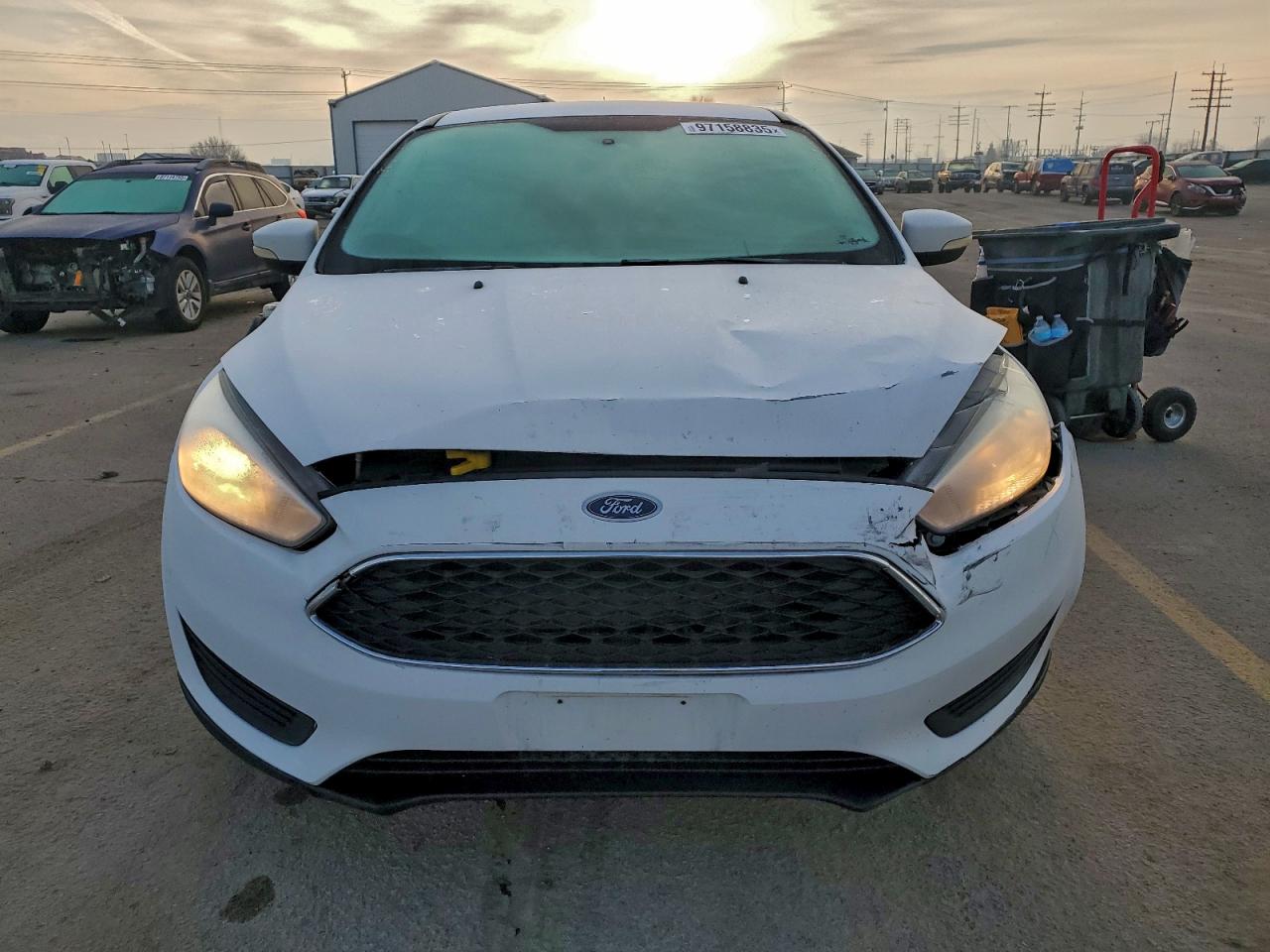 2017 FORD FOCUS SE photo 5
