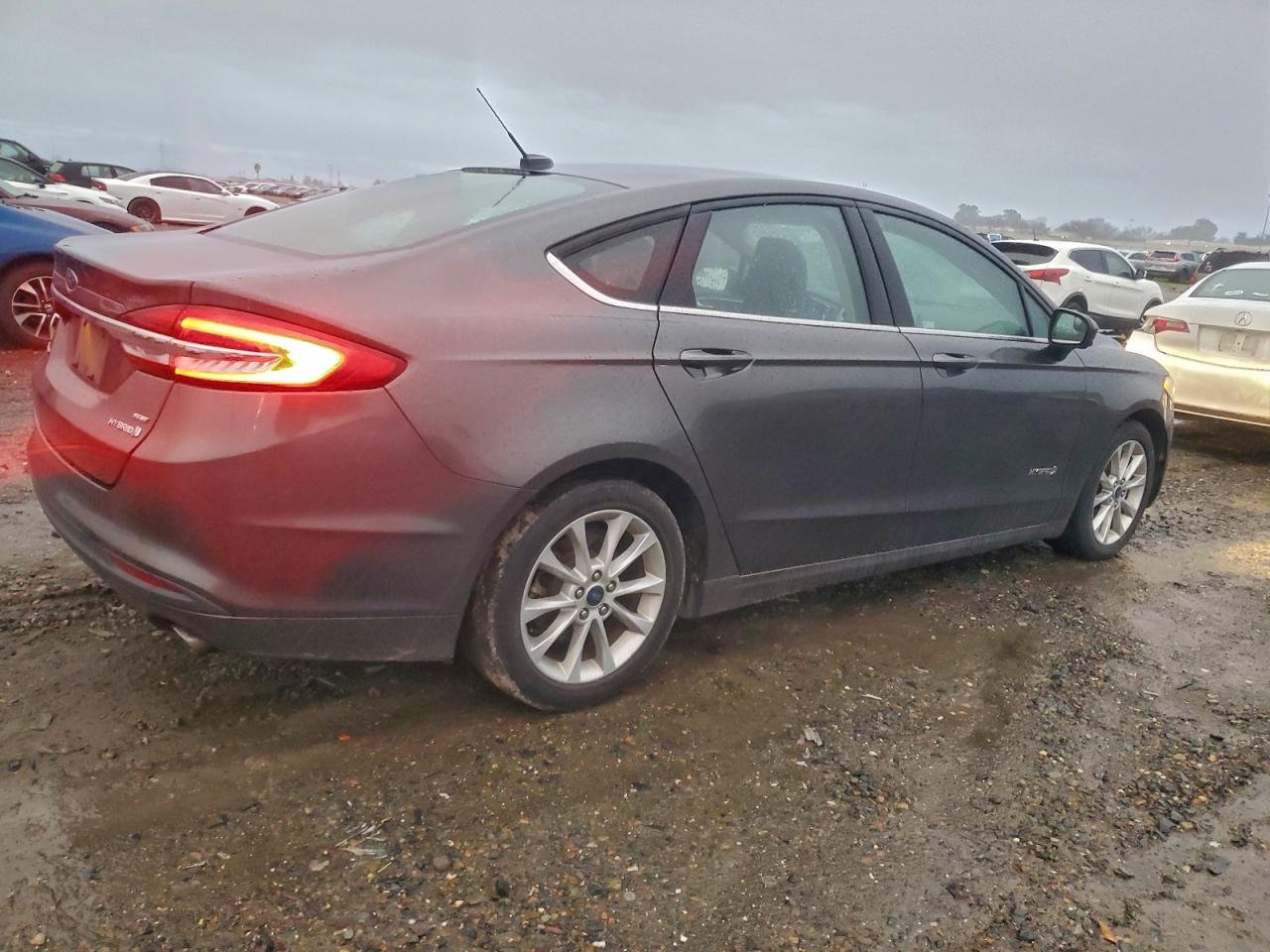 2017 FORD FUSION SE HYBRID photo 3