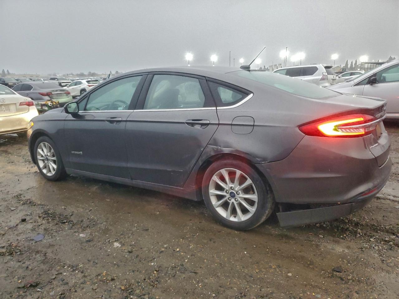 2017 FORD FUSION SE HYBRID photo 2