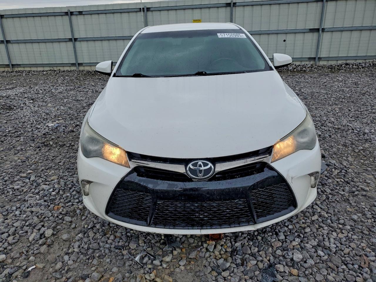 2017 TOYOTA CAMRY LE photo 5